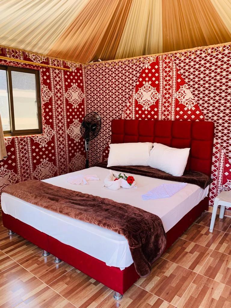 Отель Maraheb Luxury Camp Вади-Рам Экстерьер фото