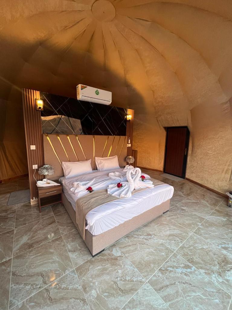 Отель Maraheb Luxury Camp Вади-Рам Номер фото
